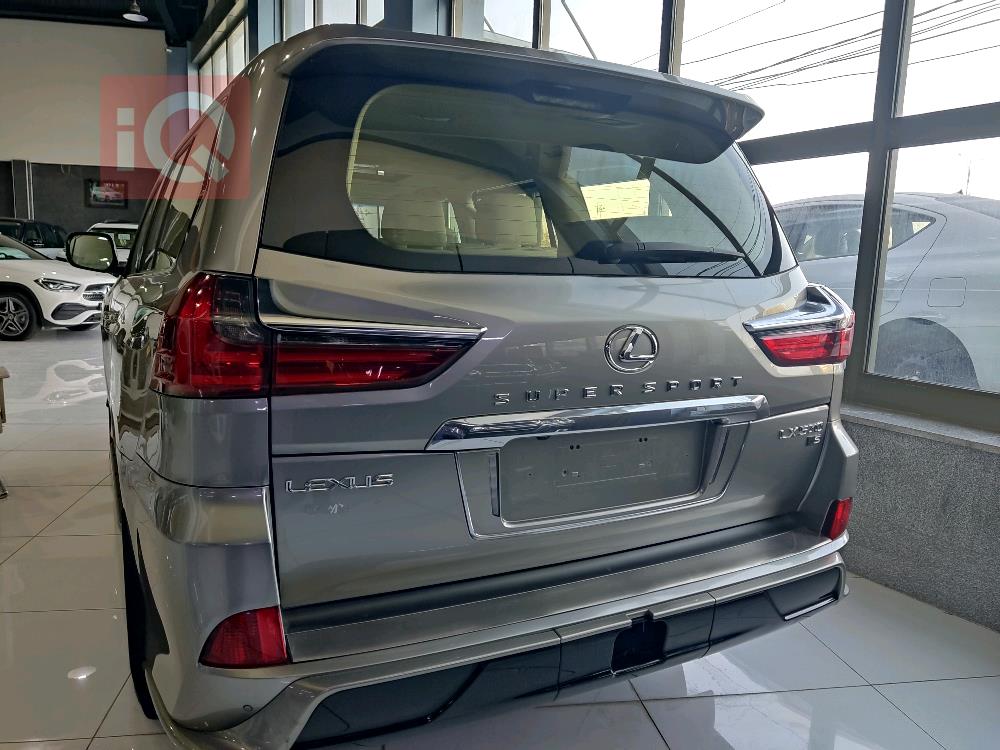 Lexus LX